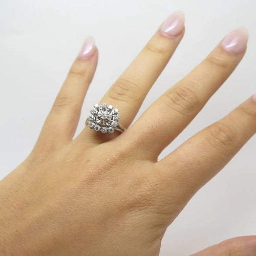 Bague 54 Bague plateau carré en or blanc 18 carats et diamants 58 Facettes