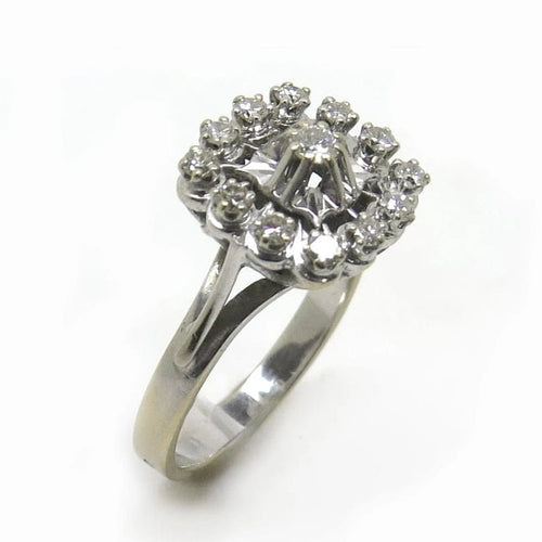 Bague 54 Bague plateau carré en or blanc 18 carats et diamants 58 Facettes