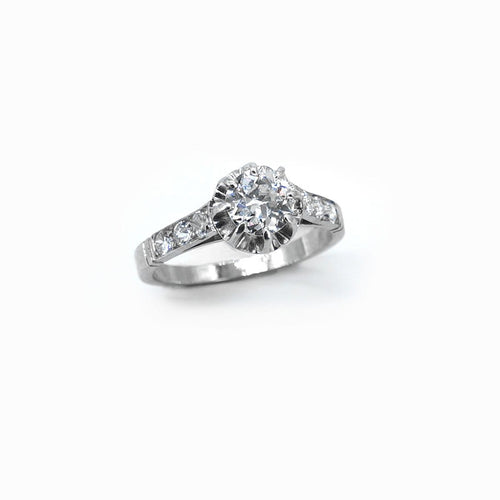 Bague 52 Bague solitaire ancienne en or blanc 18 carats et platine, diamants 58 Facettes