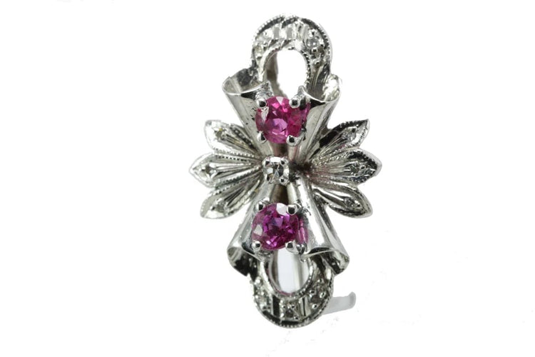 Boucles d'oreilles Boucles d'oreilles vintage en or blanc 18 carats, rubis et diamants 58 Facettes 0408