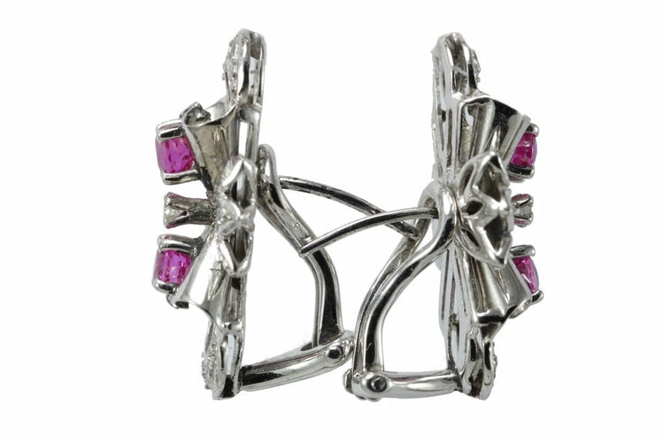 Boucles d'oreilles Boucles d'oreilles vintage en or blanc 18 carats, rubis et diamants 58 Facettes 0408