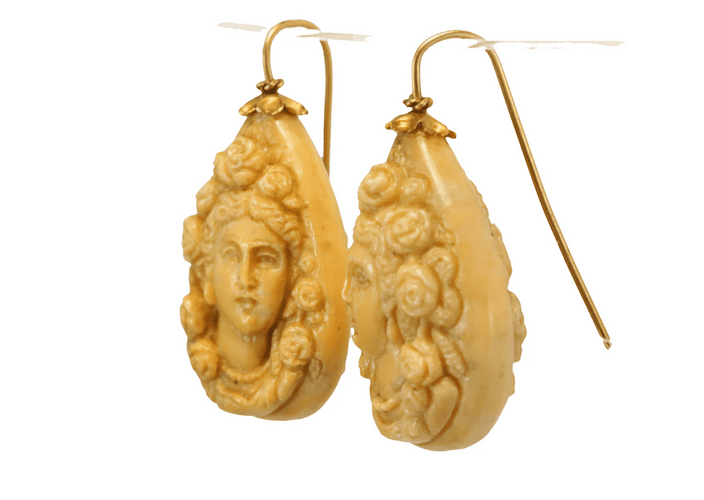 Boucles d'oreilles Boucles d'oreilles - Camées en lave et or jaune 14 carats 58 Facettes 7438
