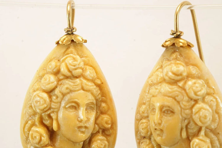 Boucles d'oreilles Boucles d'oreilles - Camées en lave et or jaune 14 carats 58 Facettes 7438