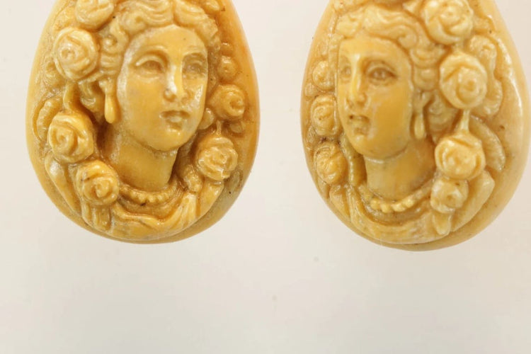 Boucles d'oreilles Boucles d'oreilles - Camées en lave et or jaune 14 carats 58 Facettes 7438