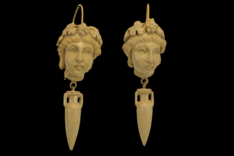 Boucles d'oreilles Boucles d'oreilles - Camées antiques en pierre de lave en or 14 carats 58 Facettes 7604