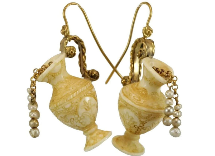 Boucles d'oreilles Boucles d’oreilles antiques en ivoire sculpté et or 14 carats 58 Facettes 7602