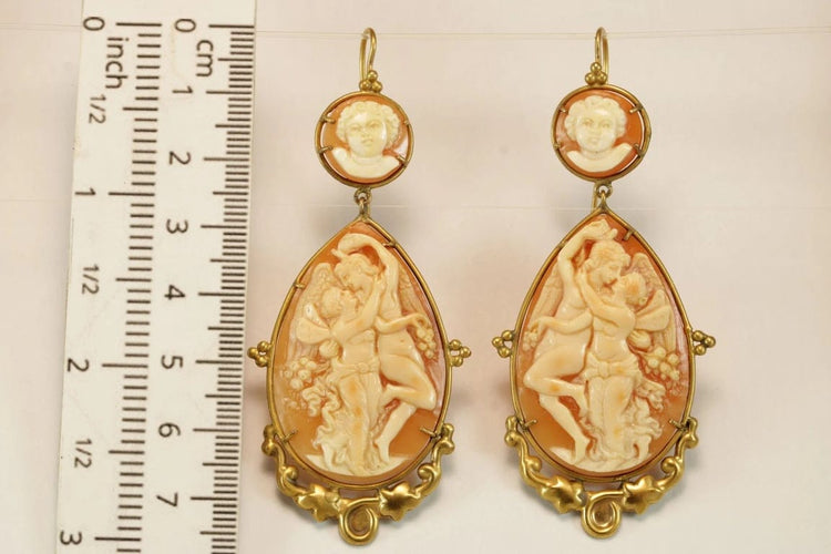Boucles d'oreilles Boucles d’oreilles anciennes camées corniola en or jaune 14 carats 58 Facettes 7654