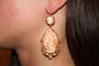 Boucles d'oreilles Boucles d’oreilles anciennes camées corniola en or jaune 14 carats 58 Facettes 7654