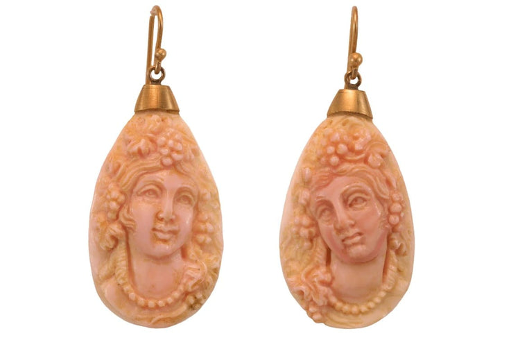 Boucles d'oreilles Boucles d'oreilles en or 14 carats avec camées en corail 58 Facettes 7664