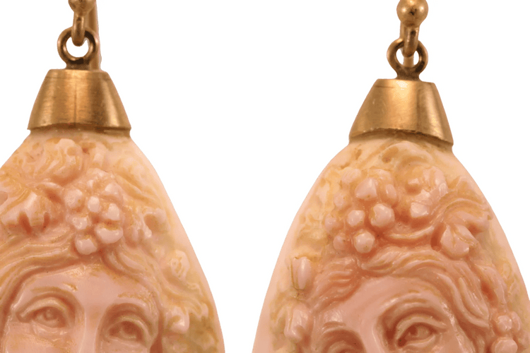 Boucles d'oreilles Boucles d'oreilles en or 14 carats avec camées en corail 58 Facettes 7664