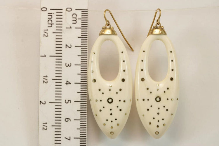 Boucles d'oreilles Boucles d'oreilles créoles anciennes en or jaune 14 carats et ivoire 58 Facettes 7662