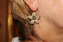 Boucles d'oreilles Boucles d’oreilles - Fleur en or 14 carats avec perles et saphirs 58 Facettes 7690