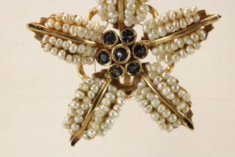 Boucles d'oreilles Boucles d’oreilles - Fleur en or 14 carats avec perles et saphirs 58 Facettes 7690