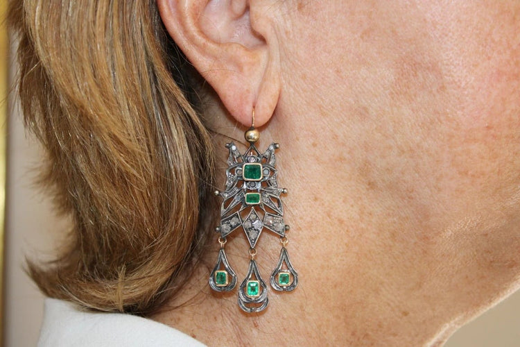 Boucles d'oreilles Boucles d'oreilles catalanes anciennes en or 14 carats, diamants et émeraudes 58 Facettes 7686