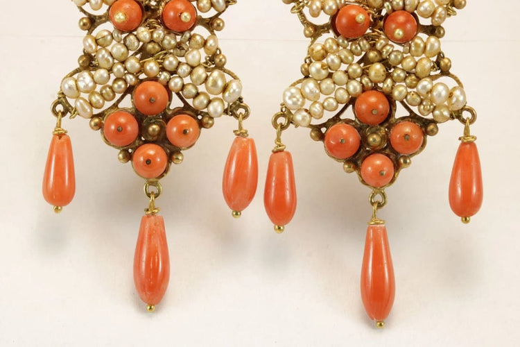 Boucles d'oreilles Boucles d’oreilles anciennes en or jaune 14 carats, corail et perles 58 Facettes 7712