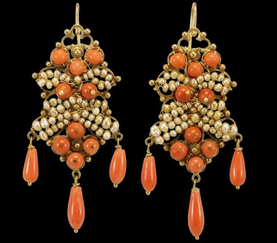 Boucles d'oreilles Boucles d’oreilles anciennes en or jaune 14 carats, corail et perles 58 Facettes 7712