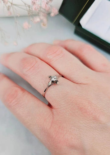 Bague 57 Bague solitaire vintage en or gris 18 carats et diamant 0,15 ct 58 Facettes 320