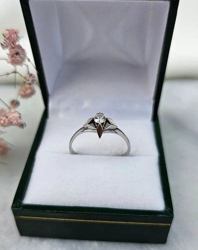 Bague 57 Bague solitaire vintage en or gris 18 carats et diamant 0,15 ct 58 Facettes 320