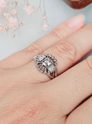 Bague 53 Bague vintage en or blanc 18 carats et diamants 58 Facettes 227