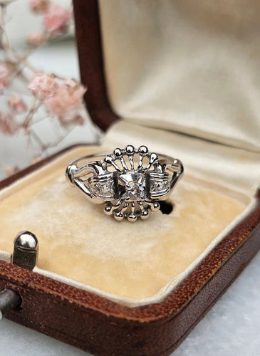 Bague 53 Bague vintage en or blanc 18 carats et diamants 58 Facettes 227