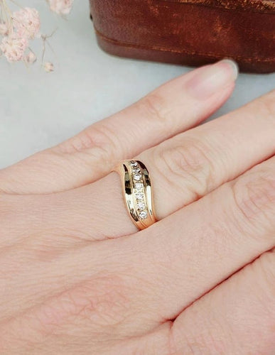 Bague 50 Bague vintage en or jaune 18 carats et diamants 58 Facettes 624
