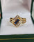 Bague 58 Bague vintage en or jaune 18 carats avec saphirs et diamants 58 Facettes 592