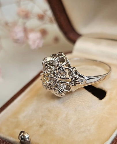 Bague 54 Bague vintage en or blanc 18 carats sertie d’un diamant jaune 58 Facettes 555