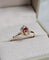Bague 50.5 Bague en or jaune 18 carats avec rubis et diamants 58 Facettes 712