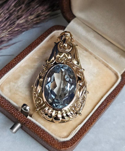 Pendentif Pendentif néo-victorien en or jaune 14 carats et spinelle bleu 58 Facettes 511