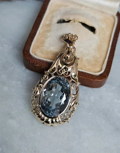 Pendentif Pendentif néo-victorien en or jaune 14 carats et spinelle bleu 58 Facettes 511