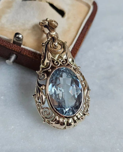 Pendentif Pendentif néo-victorien en or jaune 14 carats et spinelle bleu 58 Facettes 511