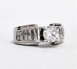 Bague 51.5 Bague solitaire accompagné en or blanc 18k et diamants 58 Facettes 1-888/1