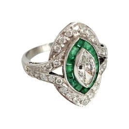 Bague 55 Art Déco - Bague marquise en platine, émeraudes et diamants 58 Facettes 1-1141/2