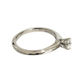 Bague 52 Tiffany & Co - Bague solitaire en platine avec diamant 0,32 ct 58 Facettes 1-1404/2