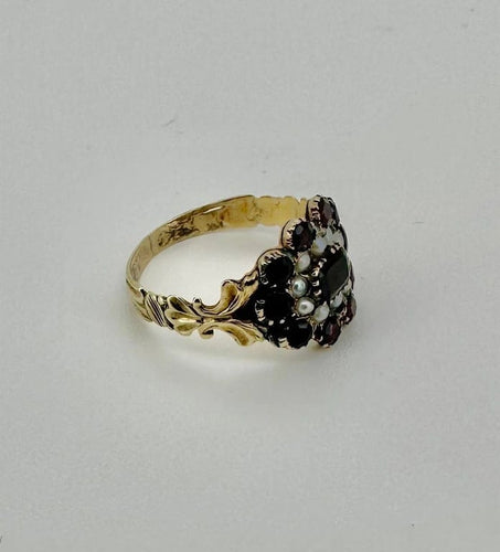 Bague 54 Bague en or jaune 18 carats ornée de grenats et perles 58 Facettes