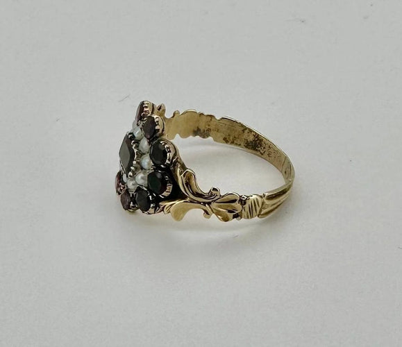 Bague 54 Bague en or jaune 18 carats ornée de grenats et perles 58 Facettes