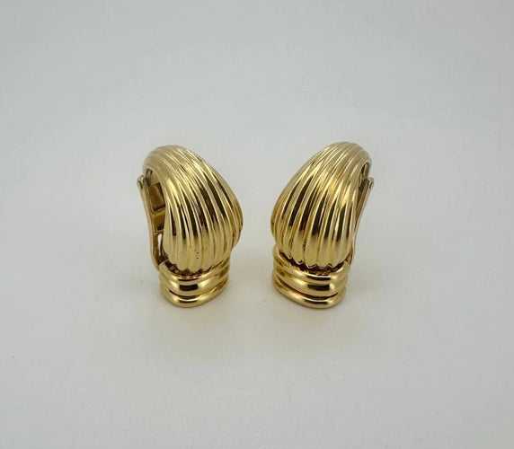 Boucles d'oreilles O.J. Perrin - Boucles d’oreilles clips créoles godronnées en or jaune 58 Facettes
