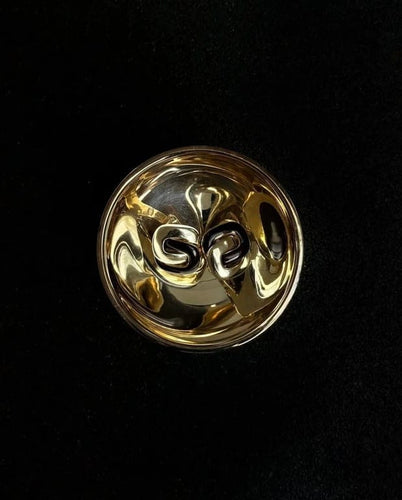 Boucles d'oreilles Boucles d’oreilles nœud en or jaune et émail amarante guilloché 58 Facettes