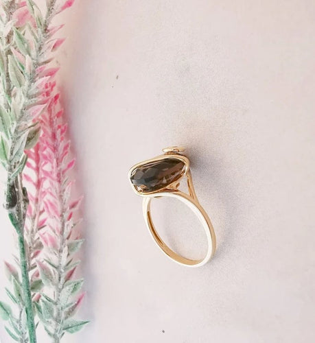 Bague 54.5 Bague en or jaune 18K avec quartz fumé ovale facetté 58 Facettes AB 1074