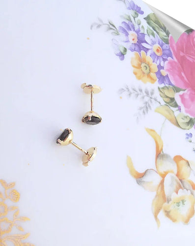 Boucles d'oreilles Boucles d'oreilles puces clous en or jaune 18K et quartz fumé 58 Facettes AA 1525