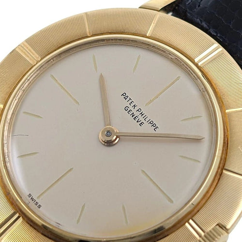 Montre Patek Philippe Calatrava - Montre Disco Volante réf. 2594 en or jaune 18 ct 58 Facettes