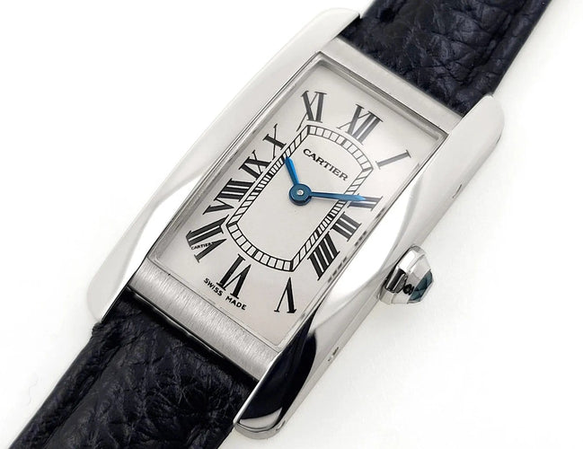Montre Cartier Tank Américaine - Montre 2489 en or blanc 18 carats 58 Facettes