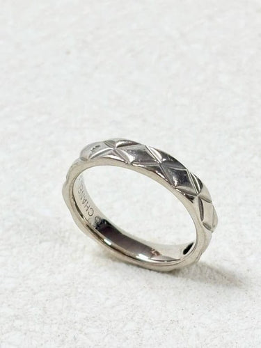 Bague 48 Chanel Coco Crush - Bague mini motif matelassé en platine diamant 58 Facettes WC-2025-2214