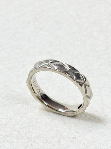 Bague 48 Chanel Coco Crush - Bague mini motif matelassé en platine diamant 58 Facettes WC-2025-2214