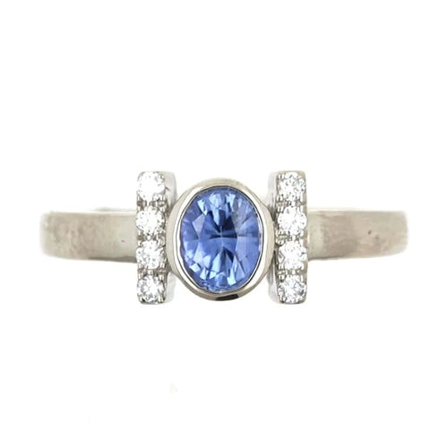 Bague 54 Bague en or blanc 18 carats avec saphir bleu et diamants 58 Facettes AO-0005