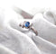Bague 54 Bague en or blanc 18 carats avec saphir bleu et diamants 58 Facettes AO-0005