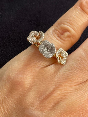 Bague 52 Roberto Coin - Lot de 3 bagues fleurs en or rose, jaune et blanc et diamants 58 Facettes