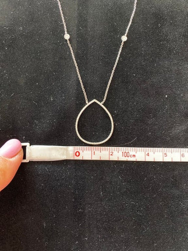 Collier Collier pendentif goutte en or blanc 18 carats et diamants 58 Facettes