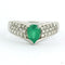 Bague 51 Bague en platine 900 sertie d’une émeraude 0,80 ct et diamants 58 Facettes