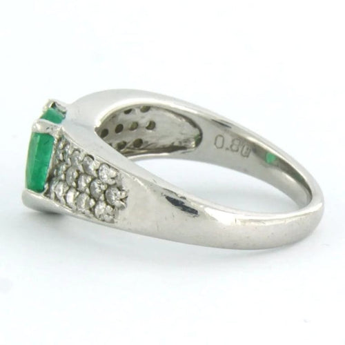 Bague 51 Bague en platine 900 sertie d’une émeraude 0,80 ct et diamants 58 Facettes